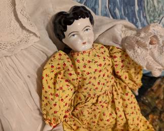 1976 Porcelain Doll Tudor