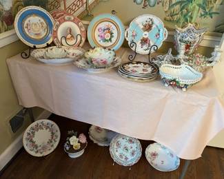 French, German and Italian porcelain, French portrait plates