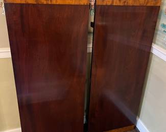 Leaves for dining table