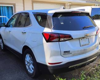 2022 Chevrolet Equinox few miles and clean inside. VIN# 3GNAXKEV4NL256286                