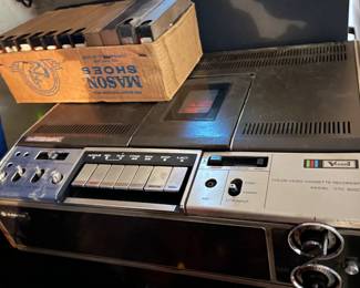 Sanyo video cassette recorder model VTC 8200