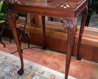 Wooden Accent Table W/ Carved Legs & Trim