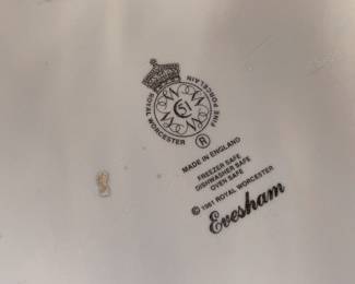 Assorted Fruit Motif Porcelain Tableware By Evesham