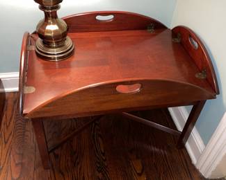 Vintage Wooden Coffee Table W/ 4 Drop Down Side Walls