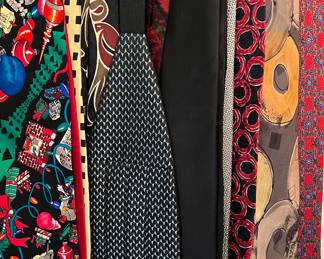 Assorted Ties, Cumber bun