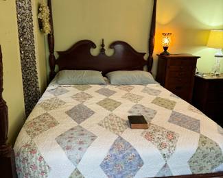 4 poster Queen size bed with Sleep Number cool control BUY THE SLEEP NUMBER OR THE FRAME AND THE MATTRESS $1200 NOW