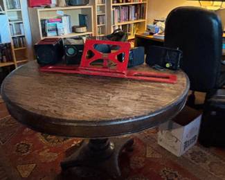 Library - Victorian Table, Rug, Books and more