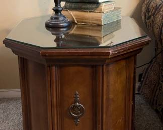 Mid Century Octagonal Oval Glass Top End Table With Accents