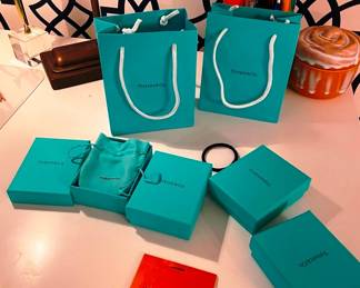 Buy these boxes to put your gift in!