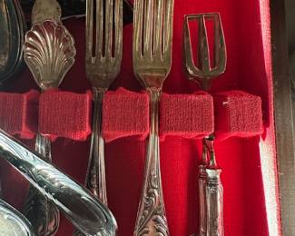 	#151	International Silver Co. - Flatware set of 12 w/serving utensils	$125.00																											