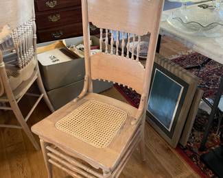 	#1	Bleached Oak - Pedestal Dining Room Table w/7 coordinating chairs (4 with cane bottom, 3 carved back) 2 leaves 11" each. 56-78x54x30	 $ 175.00 																											