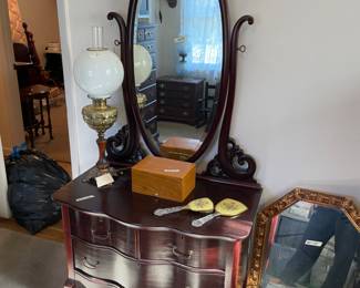 	#31	Antique Vanity Style Dresser - 3 drawer - 36x21x26 (mirror 36x48)	 $ 125.00 																											