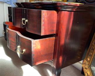 	#31	Antique Vanity Style Dresser - 3 drawer - 36x21x26 (mirror 36x48)	 $ 125.00 																											
