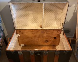 	#9	Antique Vintage Camelback Steamer Trunk - 32Lx19Wx24H	 $ 100.00 																											