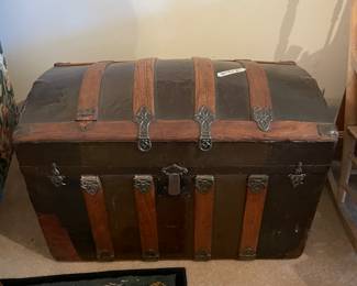 	#9	Antique Vintage Camelback Steamer Trunk - 32Lx19Wx24H	 $ 100.00 																											