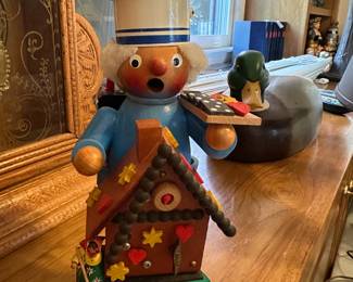 	#139	Vintage Steinbach German Gingerbread Baker - Musical 10" Smoker "Nutcracker"	$32.00																											