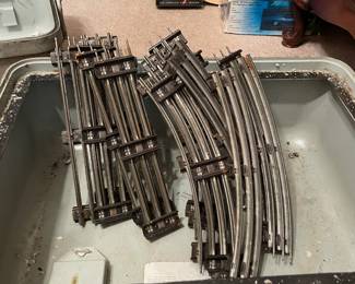 	#149	Vintage/antique lionel Preware 1940 Train Set - Black Electric w/original Manual 	$300.00																											