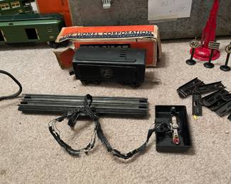	#149	Vintage/antique lionel Preware 1940 Train Set - Black Electric w/original Manual 	$300.00																											
