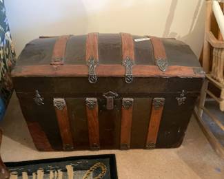 	#9	Antique Vintage Camelback Steamer Trunk - 32Lx19Wx24H	 $ 100.00 																											