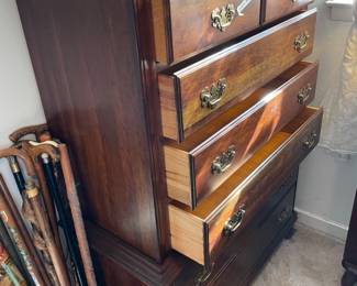 	#25	Chippendale Chest of Drawers - 6 drawer dresser - 39.5x18.5x52.5	 $ 150.00 																											