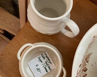 	#100	Longaberger Woven Traditions - Sugar and Creamer	$20.00																											