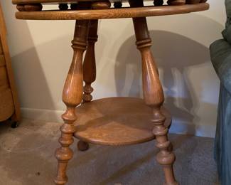 	#10	Oak Side Table/Parlor Table - 24"Round x 28"	 $ 100.00 																											
