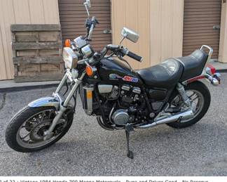 1984 Honda 700 Magna Motorcycle - No Reserve