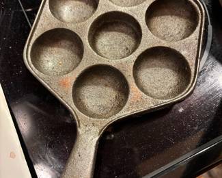 Cast Iron Danish Pancake Pan
