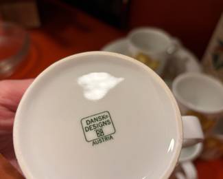 Dansk Designs "Crocus" Set - 5 Coffee Mugs, 5 Salad Plates, 2 Dinner Plates