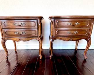 Set of two Thomasville nightstands
