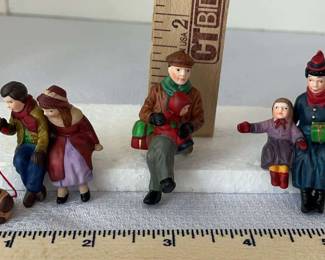 Dept 56 Christmas at the Park Figures Sitting