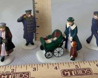 Dept 56 Busy Sidewalks Figures