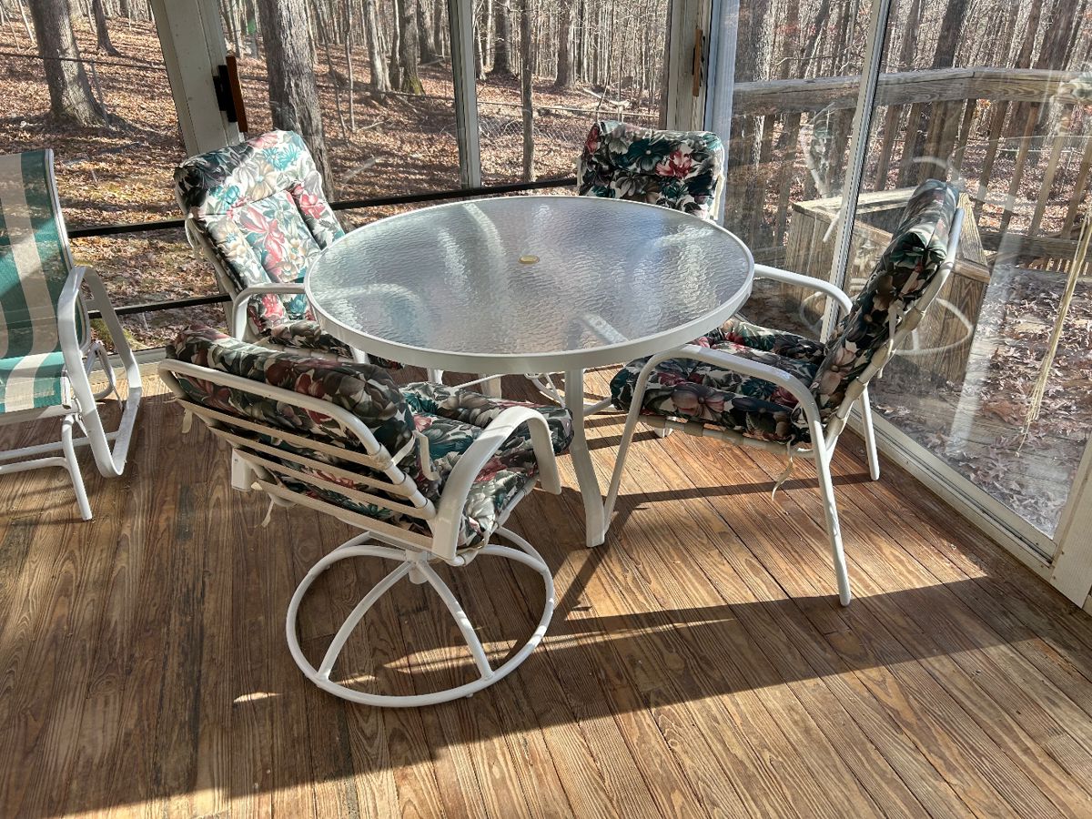 GREAT PATIO/DECK FURNITURE.