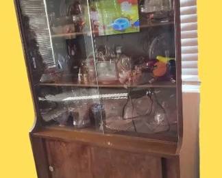 Mid Century China Hutch 40×53×16in