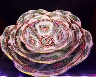 Antique Chinese Famille Rose Medallion Scalloped bowls (set of 3)