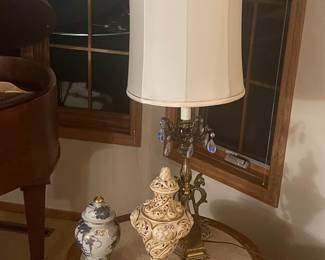 Lamps & decor galore