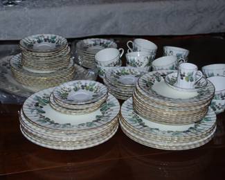 Royal Worcester set china, Lavina pattern