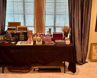 Lots of home decor & gift ideas! 