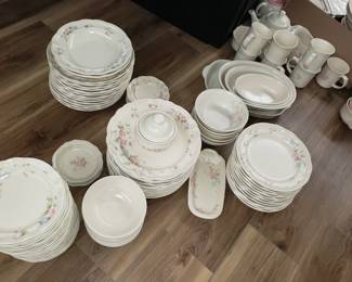 Large Pfaltzgraff Dish Set