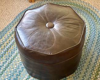 MCM Ottoman