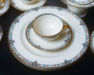 Vintage Theodore Haviland New York Made In America Troy Pattern Pink Roses Gold Trim Dish set