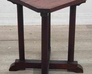 Lot # : 488 - Vintage side table
