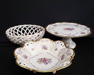 Lot # : 343 - Group of porcelain items
