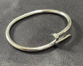 Lot # : 485v - Stainless steel nail bracelet
