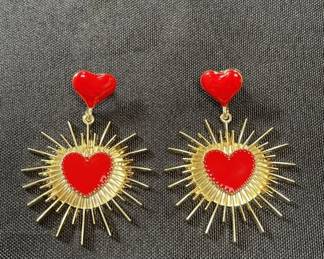 Lot # : 400v - Sacred heart earrings
