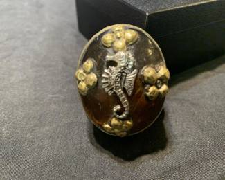 Lot # : 50f - Vintage Tibetan amber resin statement ring with
