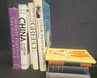 Lot # : 322 - Group of vintage books
