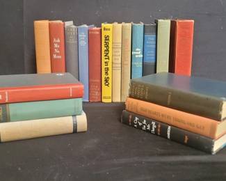 Lot # : 320 - Box of vintage hardback books
