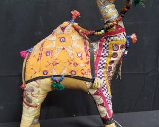 Lot # : 481 - Vintage Indian folk art camel figure
