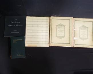 Lot # : 442 - Box of antique sheet music
